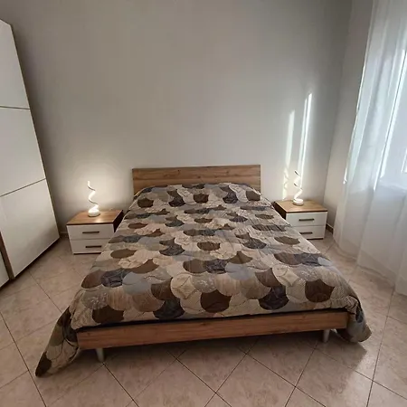 Tia Tourist Апартаменты *